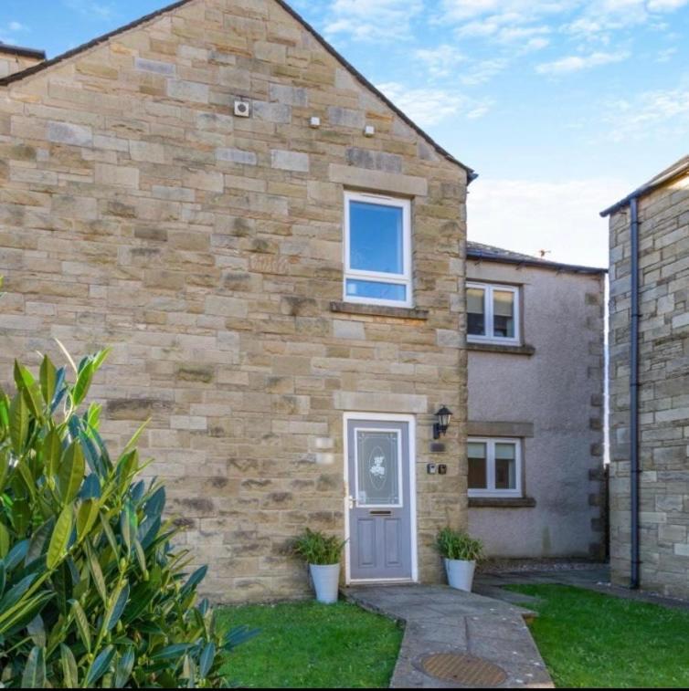 Ingledale Apartment, Ingleton, Yorkshire Dales National Park, Famous Three Peaks, Near The Lake District, Pets Are Welcome Ingleton  Exterior photo