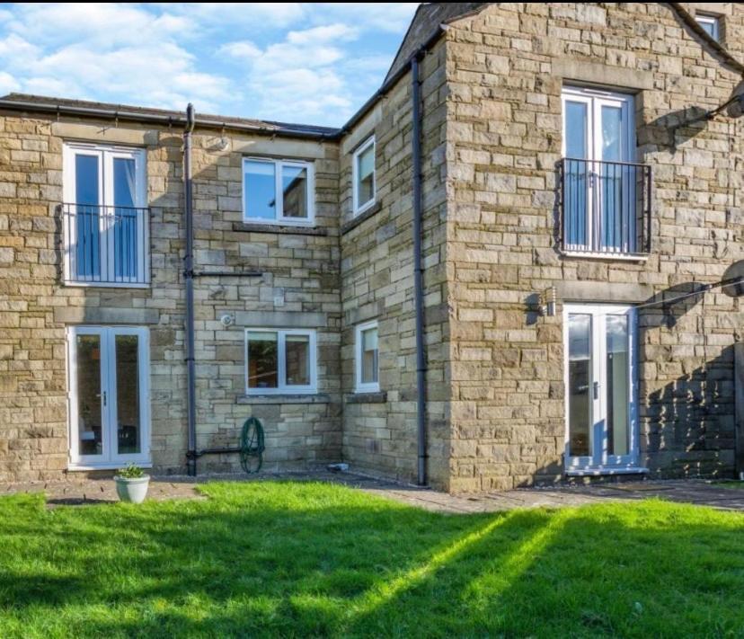 Ingledale Apartment, Ingleton, Yorkshire Dales National Park, Famous Three Peaks, Near The Lake District, Pets Are Welcome Ingleton  Exterior photo